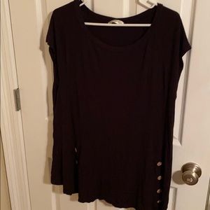 Comfy black tshirt. Sized 2X. Fits 1X.